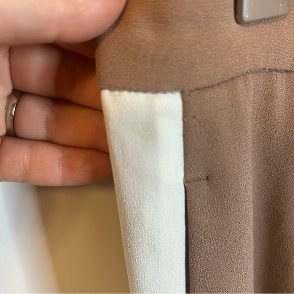 Aritzia Babaton | Lightweight Conan Pant | Nutmeg with white stripe | Size 6 - Picture 12 of 13